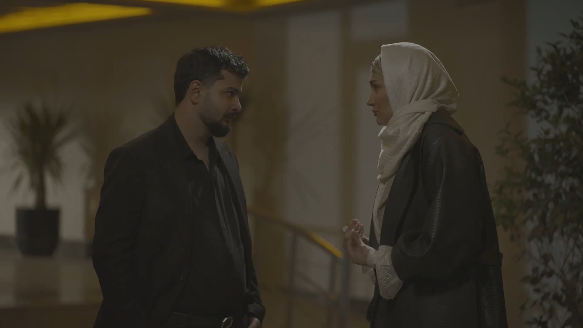 آنجا کسی دیوانه نیست